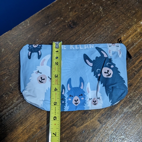 Cosmetic bag llama design - Picture 3 of 6